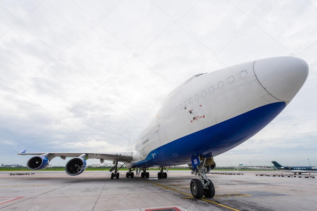 air cargo freighter parking