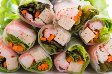 Taze sebze salatası rulo şehriye tüp