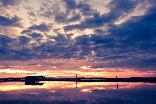 Günbatımı - retro vintage filtre efekti evinde