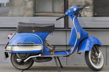 Galway, İrlanda Nisan 2017, mavi İtalyan yolunda yol