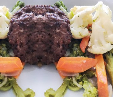 Köfte ve sebze izole etmek