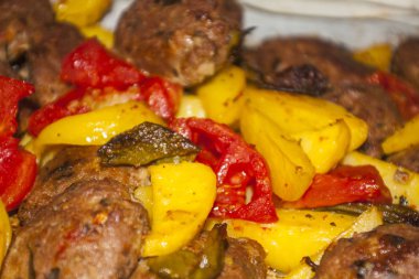 Köfte ve sebze izole etmek