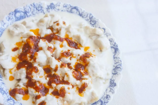 Türkische Ravioli isolieren — Stockfoto