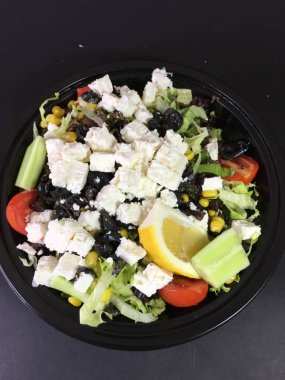 kutusu peynirli salata