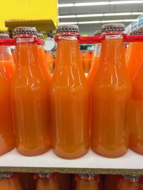 Plastik şişe izole