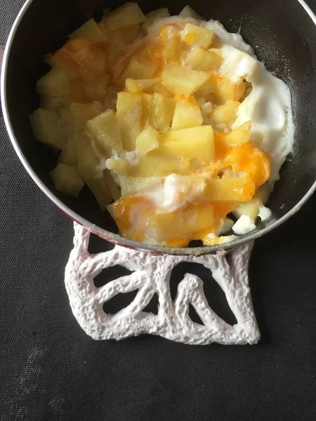 Potato-egg in pan — Stock Photo, Image