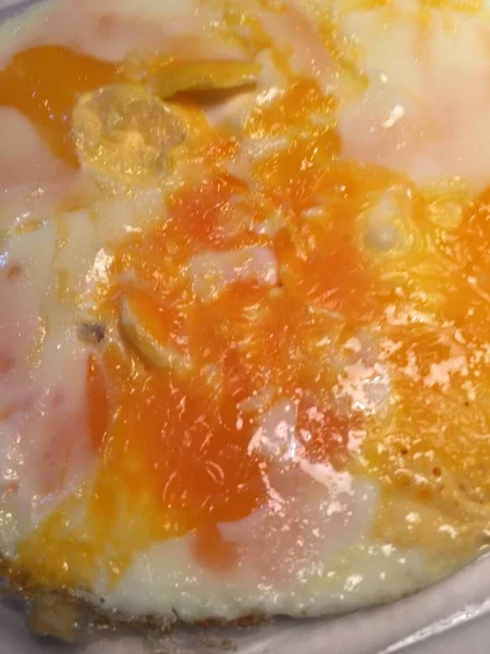 Fried egg isolate — Stock Photo, Image