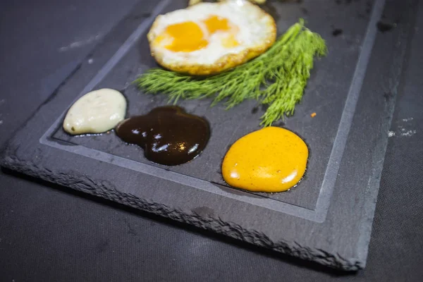 Fried egg isolate — Stock Photo, Image