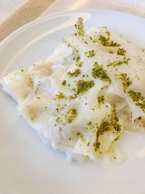 fındık arka plan ünitesi ile doldurulmuş pirinç gofret izole