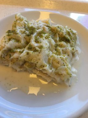 fındık arka plan ünitesi ile doldurulmuş pirinç gofret izole