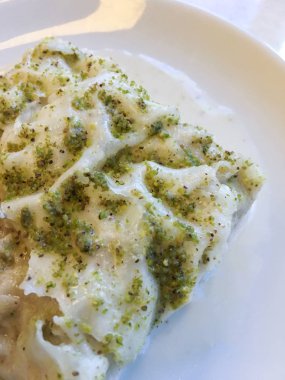 fındık arka plan ünitesi ile doldurulmuş pirinç gofret izole