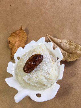 fındık arka plan ünitesi ile doldurulmuş pirinç gofret izole