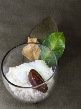 fındık arka plan ünitesi ile doldurulmuş pirinç gofret izole