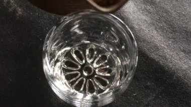 bir fincan kahve koydum