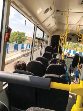 içinde arka plan Araba otobüs