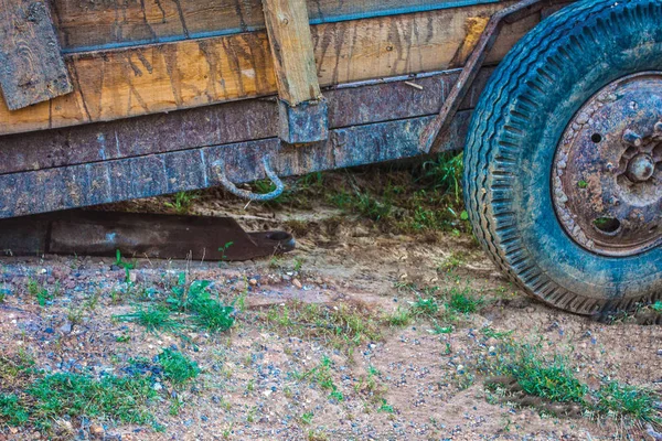 Wooden Trailer Garden — Stock Photo, Image