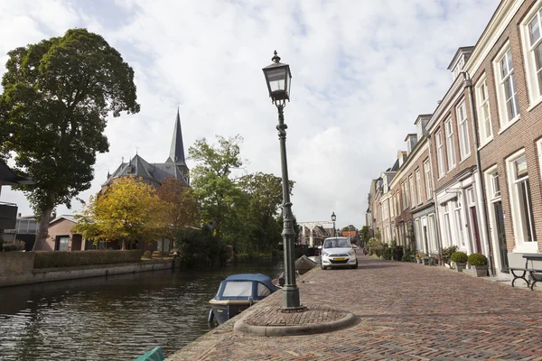 Maarssen, Pays-Bas, 30 septembre 2016 : remblai de la rivière Vecht dans le village hollandais de Maarssen — Photo