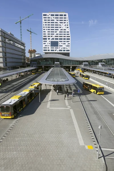 New bus station and city office utrecht seen from footbridge — Stock Photo, Image