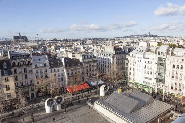Montmartre e sacre coeur visti dalla costruzione del centro pompidou — Foto Stock