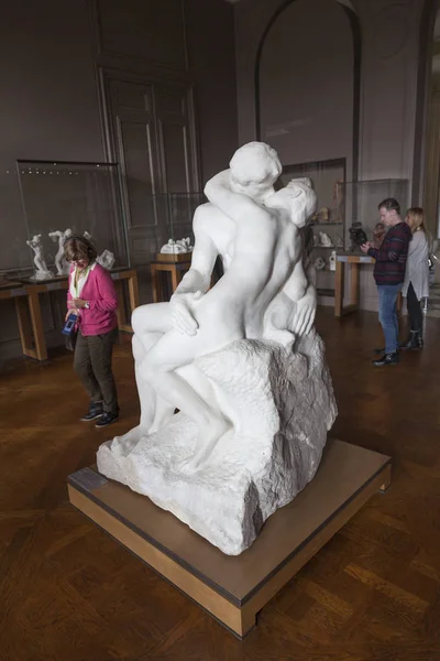 Paris, 30. Dezember 2017: Skulptur von Rodin im Museum Rodin in Paris — Stockfoto