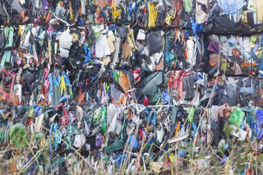 yığın plastik atık Hollanda'da sitenin geri dönüşüm
