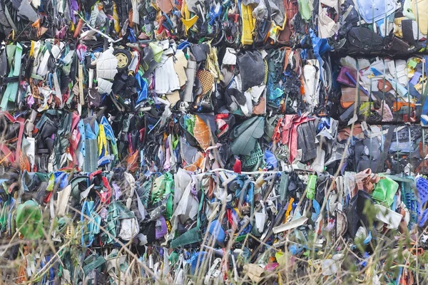 Tas de déchets plastiques sur le site de recyclage aux Pays-Bas — Photo