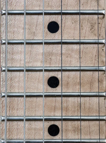 Neck and snares of electric guitar in closeup — Stock Photo, Image