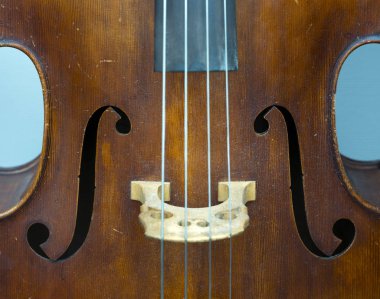 f delik ile eski kontrbas closeup