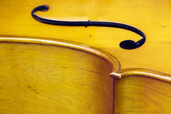 Primer plano de parte instrumento de cuerda violonchelo con agujeros f —  Fotos de Stock