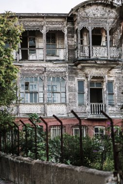 Eski büyük ahşap konak