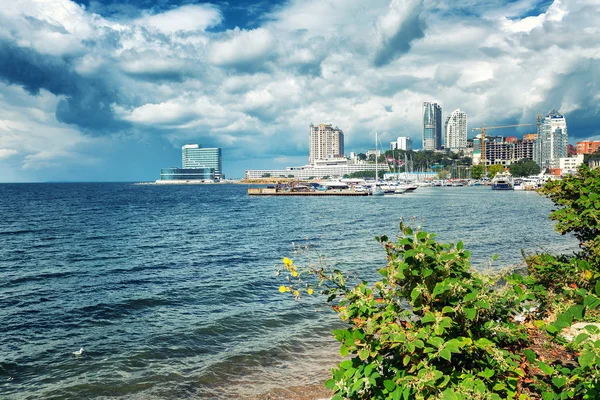 Vacker Utsikt Över Staden Och Hamnen Från Havet — Stockfoto