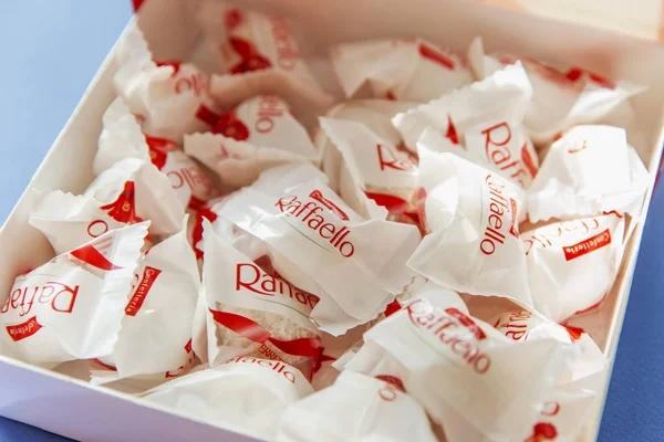 Moscow Russia 2020 Candies Raffaello Holiday Box Sweet Pleasure — Stock Photo, Image