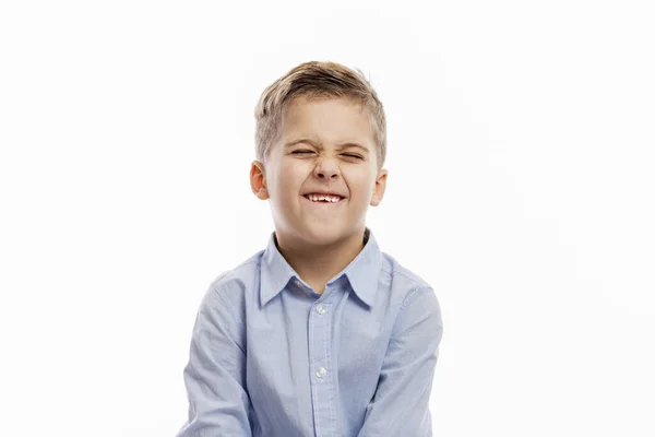 Lachender Schuljunge Blauen Hemd Isoliert Über Weißem Hintergrund — Stockfoto