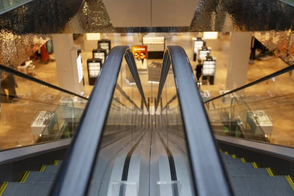 Empty Escalator Beautiful Shopping Center — Stock Photo, Image