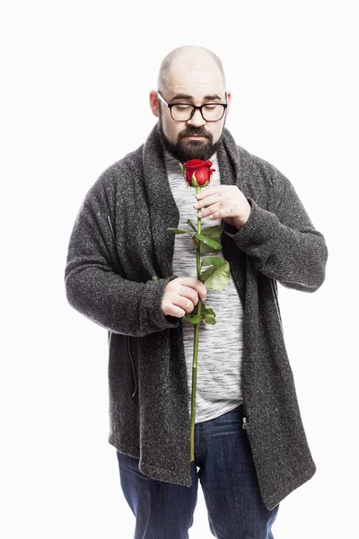 Hombre Calvo Con Gafas Sostiene Una Rosa Roja Sus Manos — Foto de Stock