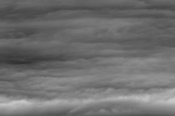Драматическое Черно Белое Облачное Небо Фон Пространство Текста — стоковое фото