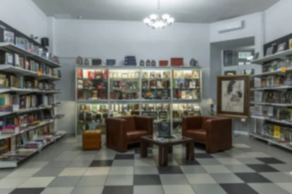 Kényelmes Fotelek Egy Könyvesboltban Polcok Között Irodalommal Egy Hely Ahol — Stock Fotó