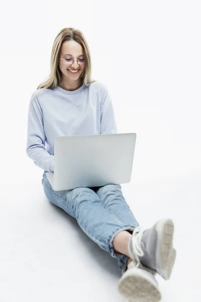 Smiling Young Girl Glasses Sits Laptop Her Hands Education Work — Stock Photo, Image