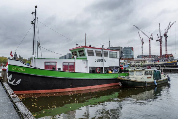 Amsterdam Hollanda 2019 Rıhtımdaki Eski Gemi Oteli — Stok fotoğraf