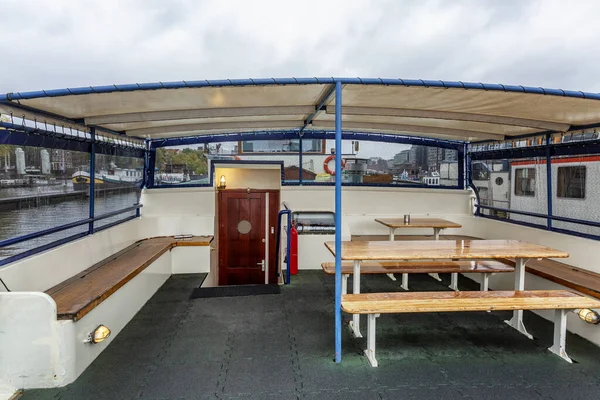 Tables Avec Bancs Arrière Bateau Hôtel Amsterdam Endroit Pour Détendre — Photo