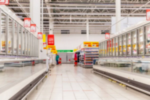Uma Linha Vitrines Com Alimentos Congelados Supermercado Legumes Frescos Bagas — Fotografia de Stock