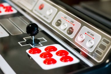 siyah arcade oyun çubuğu