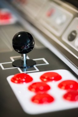 siyah arcade oyun çubuğu