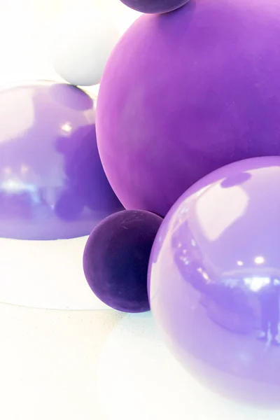 Spherical object arrangement in purple