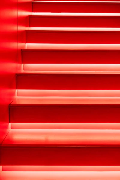 Abstrakte moderne rote Treppen — Stockfoto