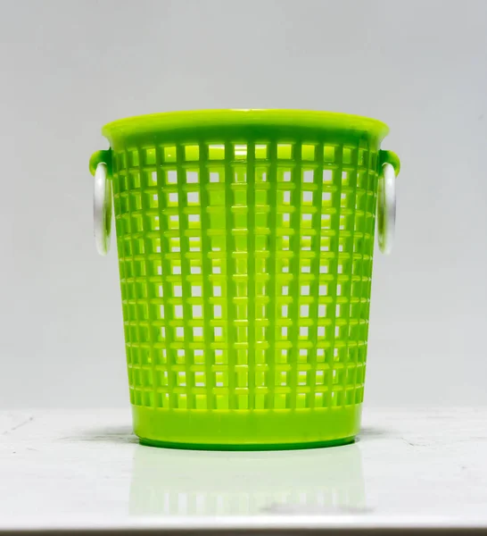 Cesta de compras de plástico verde — Fotografia de Stock