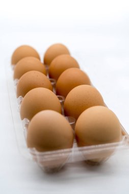 On kahverengi yumurta