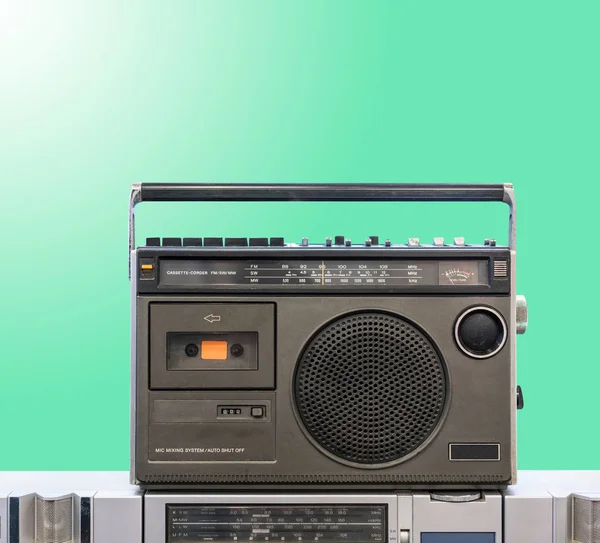 Mörk grå vintage radio — Stockfoto