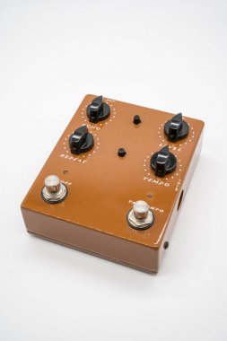 Kahverengi gitar pedal
