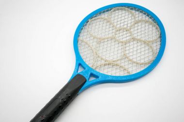 Mavi plastik sivrisinek gürültü katille elektrik net ve çiçek